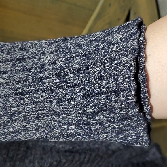 KNITED & KNOTTED SIZE SMALL KNIT SWEATER W RUFFLES - Picture 4 of 7